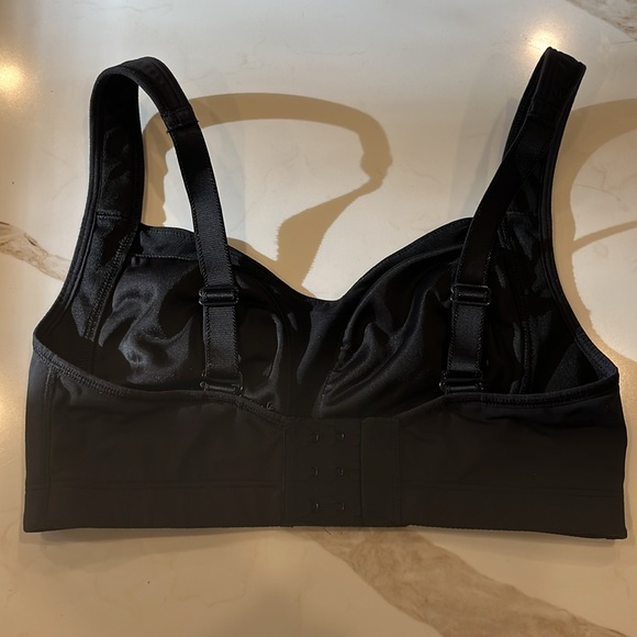 EUC Lululemon black Ta Ta Tamer high impact running bra - Picture 5 of 6